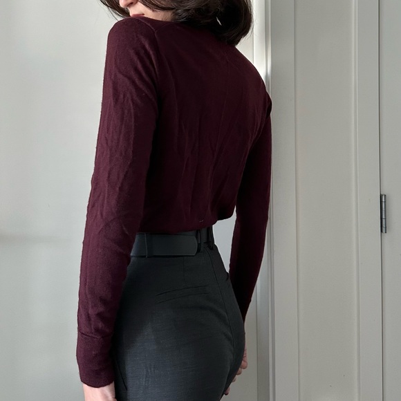 Uniqlo Burgundy Wool Sweater - Picture 4 of 6